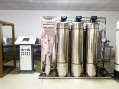 4吨 净水设备组装中 (129播放)