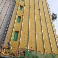 外墙保温施工现场图