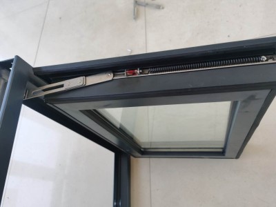 阆阆门业有限公司，防火门窗， 乙级防火窗