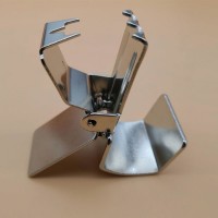 Metal Carpet Display Clip
